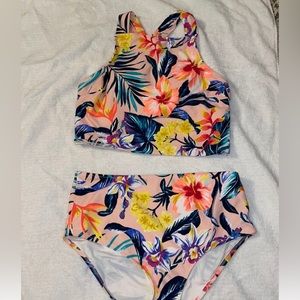 Old Navy Size Large Printed 2 piece Swim Suit/ Bikini